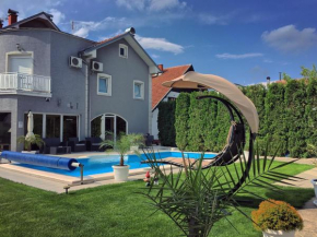 Отель Vila DeLux  Неготин